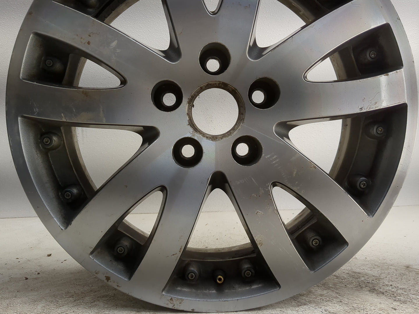2004-2006 Buick Rendezvous Oem Wheel Rim - Oemusedautoparts1.com