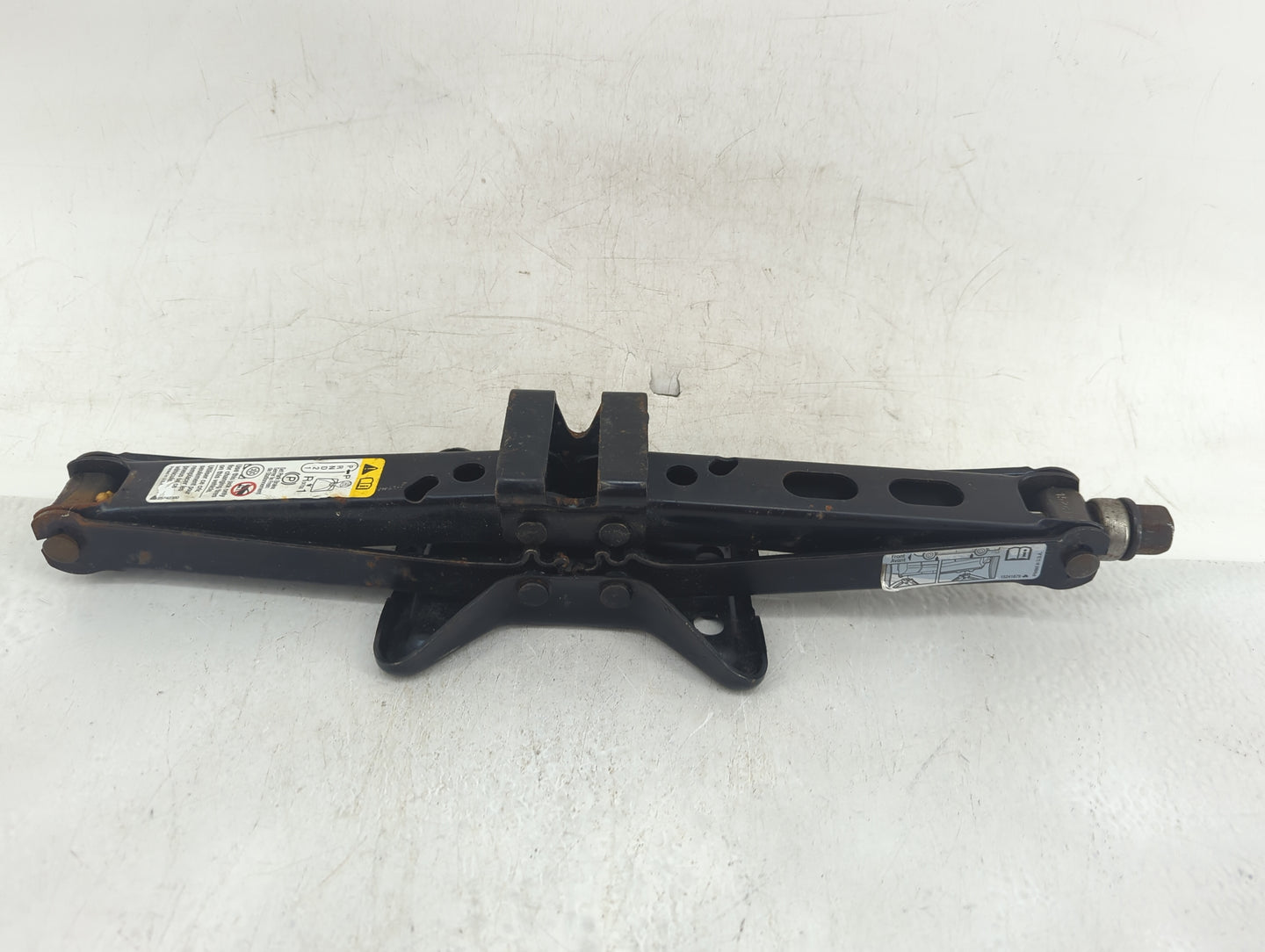 2006 Buick Terraza Spare Scissor Car Jack - Oemusedautoparts1.com