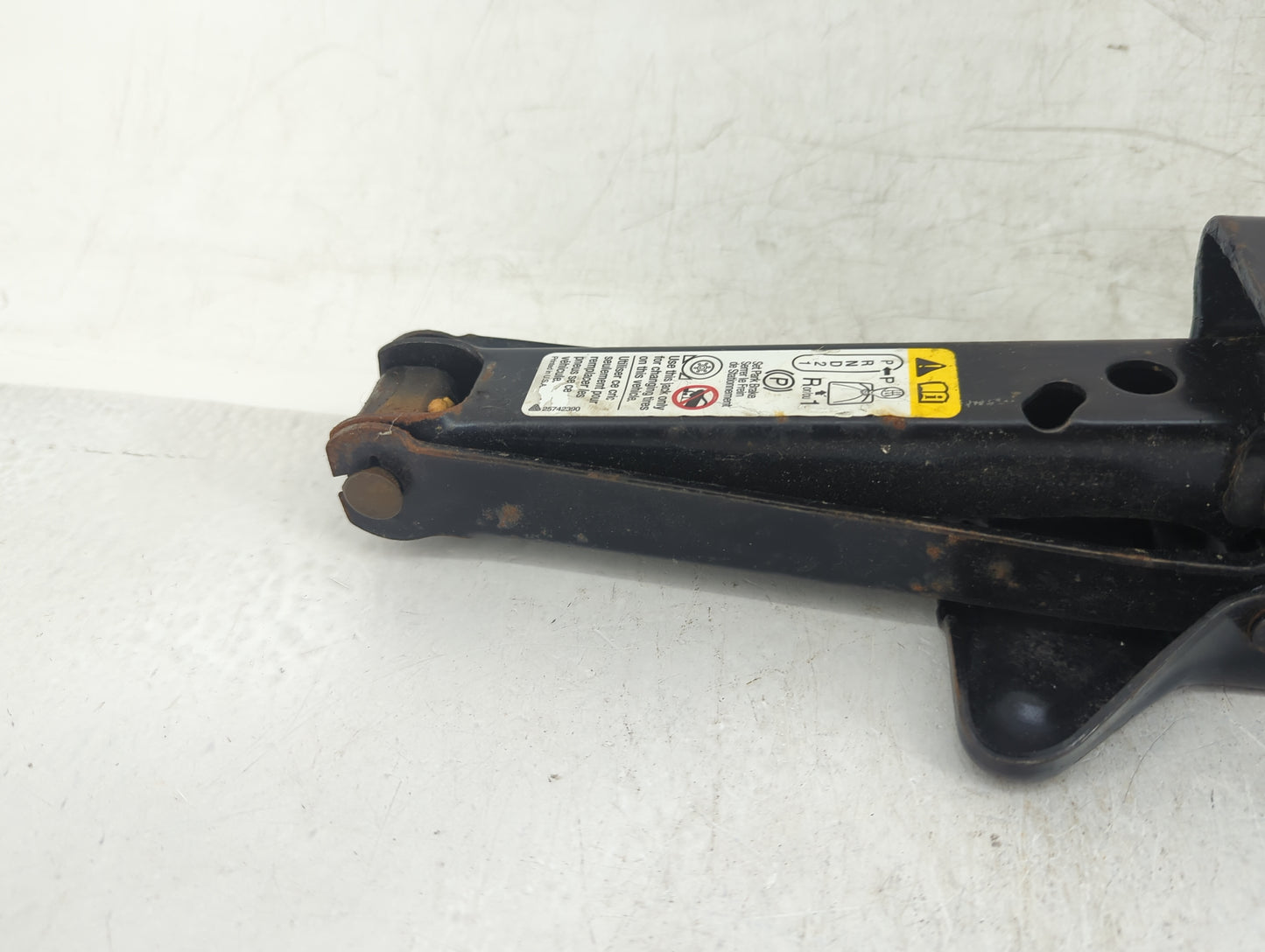 2006 Buick Terraza Spare Scissor Car Jack - Oemusedautoparts1.com