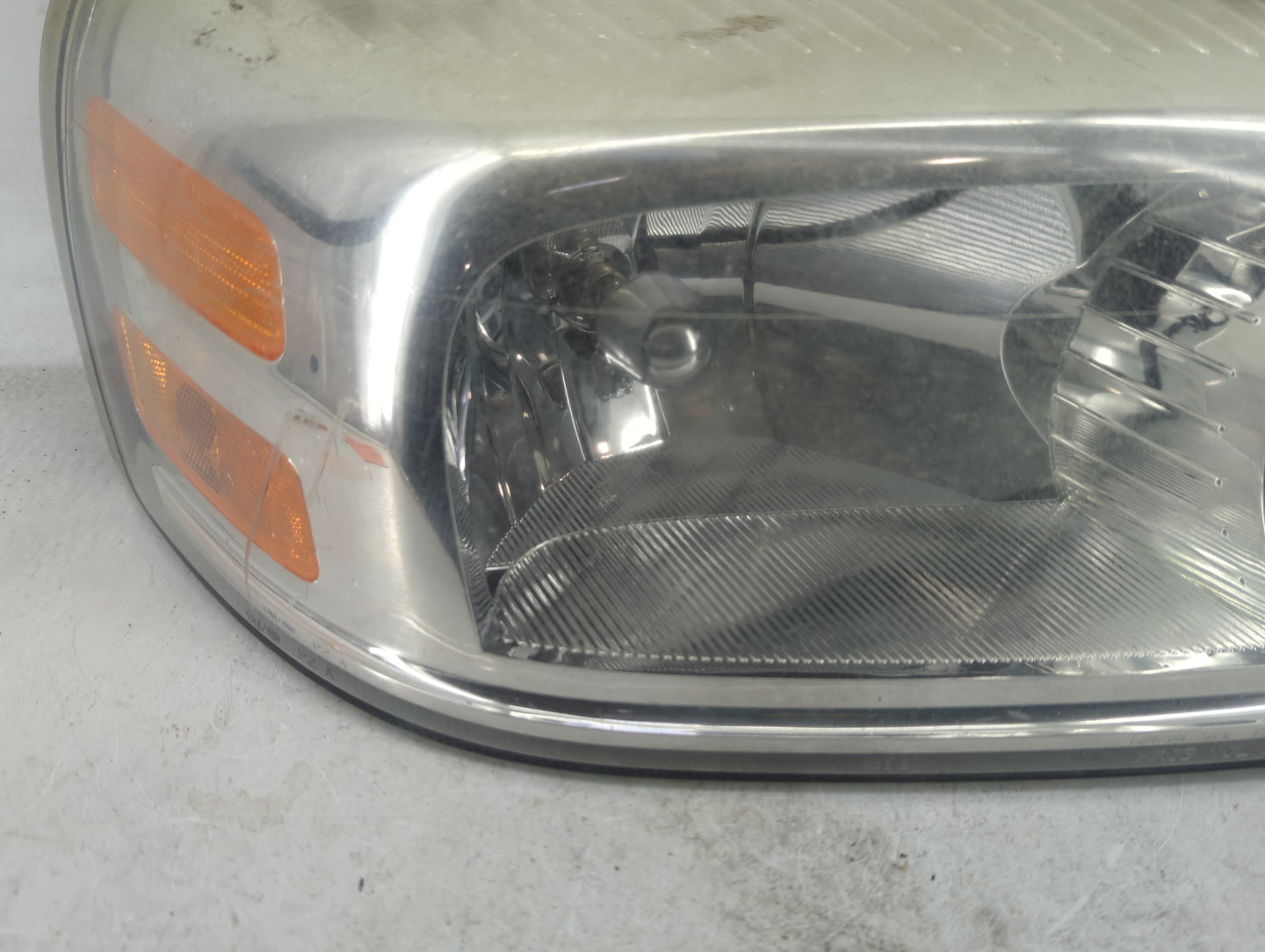 2005-2007 Buick Terraza Passenger Right Oem Head Light Headlight Lamp - Oemusedautoparts1.com