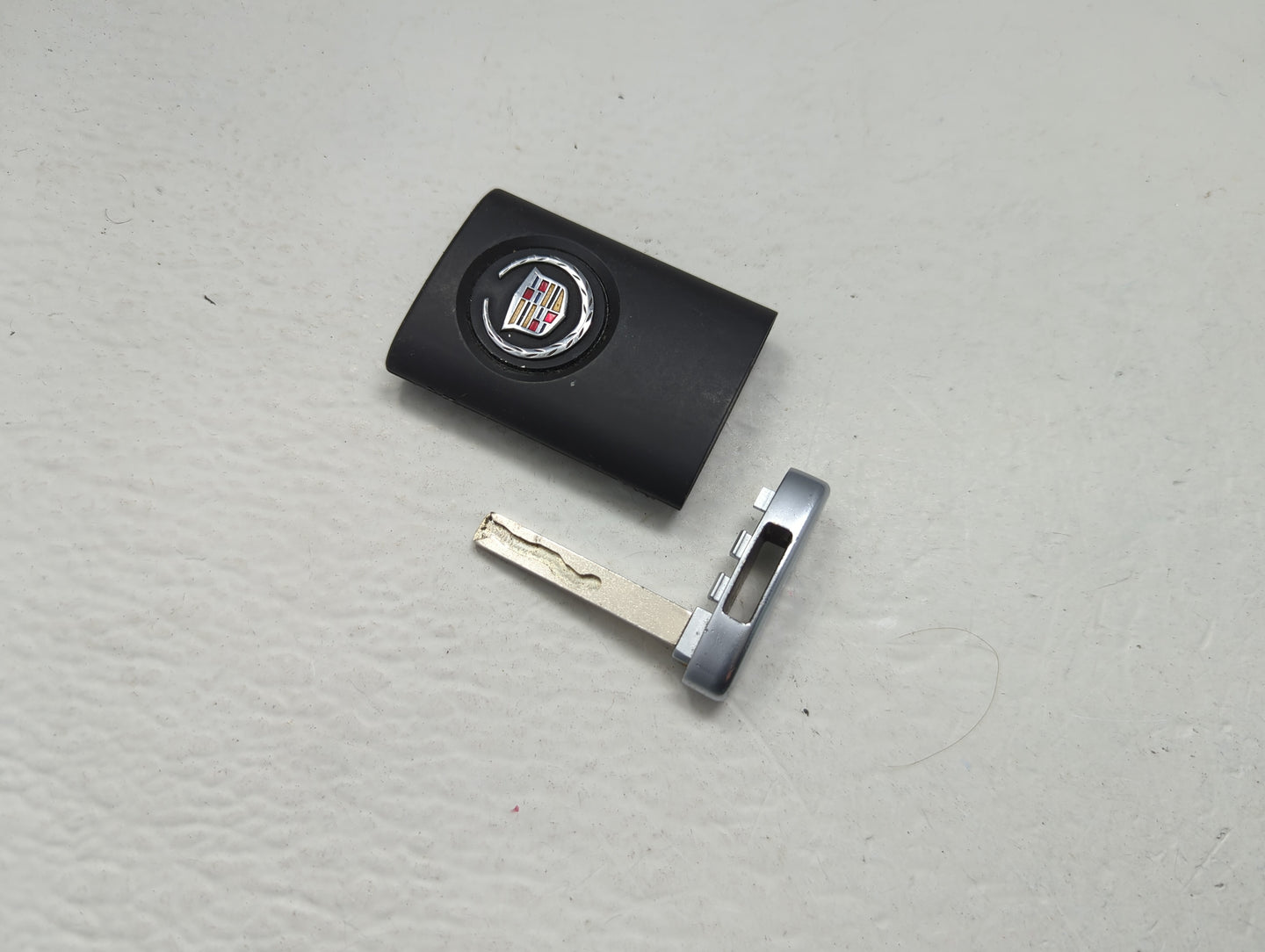 Cadillac Keyless Entry Remote Fob NBGG093UCC 22856930 5 buttons - Oemusedautoparts1.com