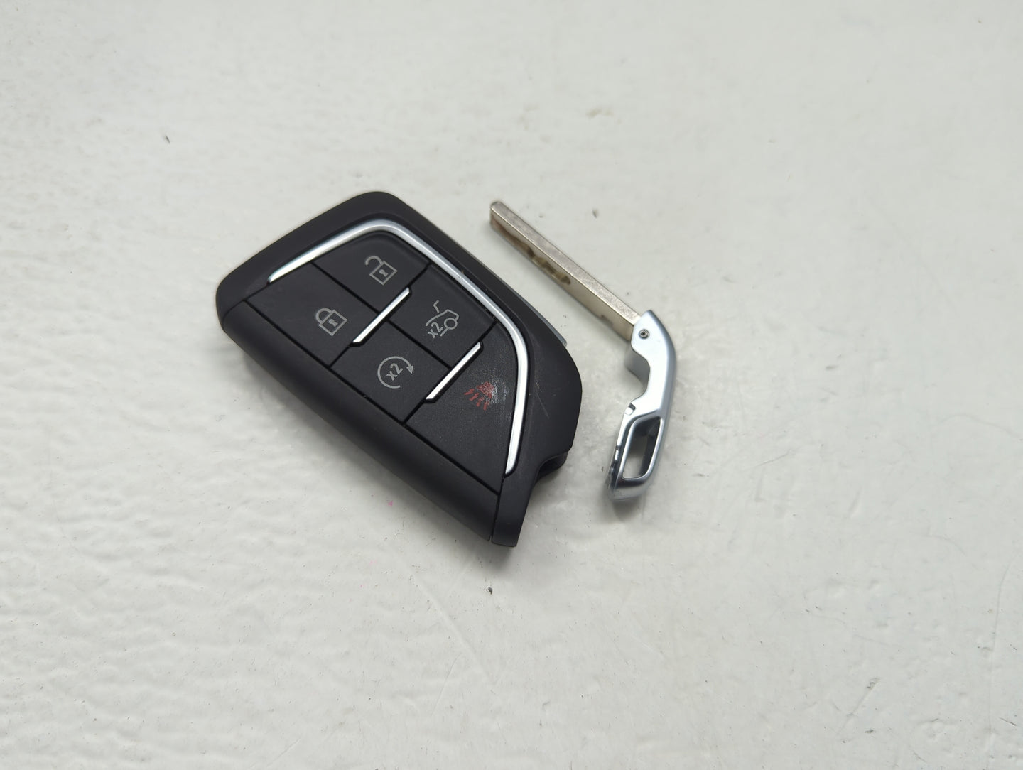 Cadillac Keyless Entry Remote Fob YG020TB1 13560906 5 buttons - Oemusedautoparts1.com
