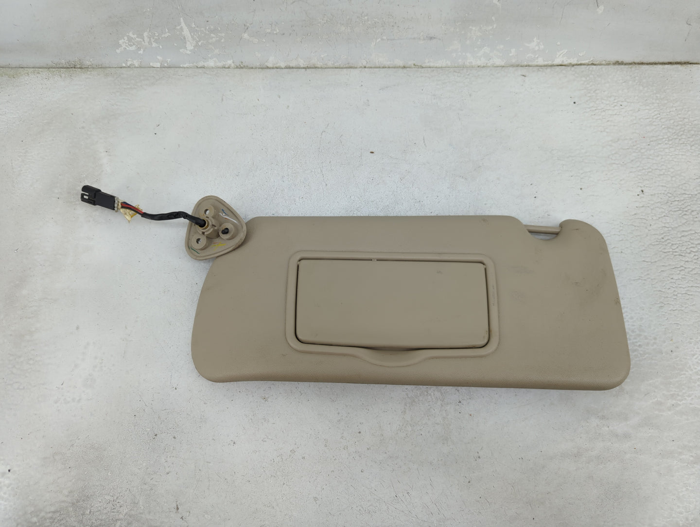 2003-2007 Cadillac Cts Sun Visor Shade Replacement Driver Left Mirror Fits Fits 2003 2004 2005 2006 2007 OEM Used Auto Parts