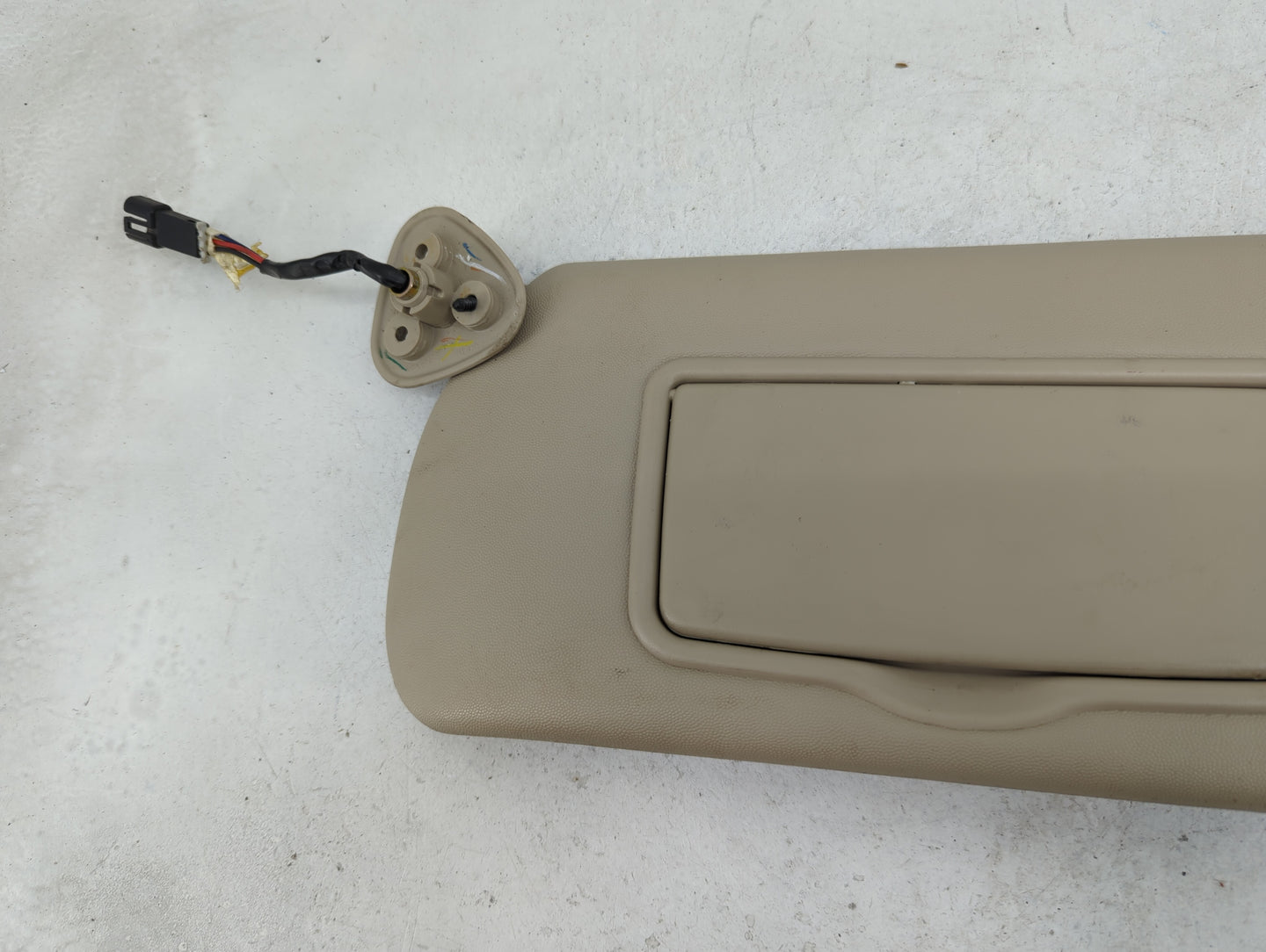 2003-2007 Cadillac Cts Sun Visor Shade Replacement Driver Left Mirror Fits Fits 2003 2004 2005 2006 2007 OEM Used Auto Parts