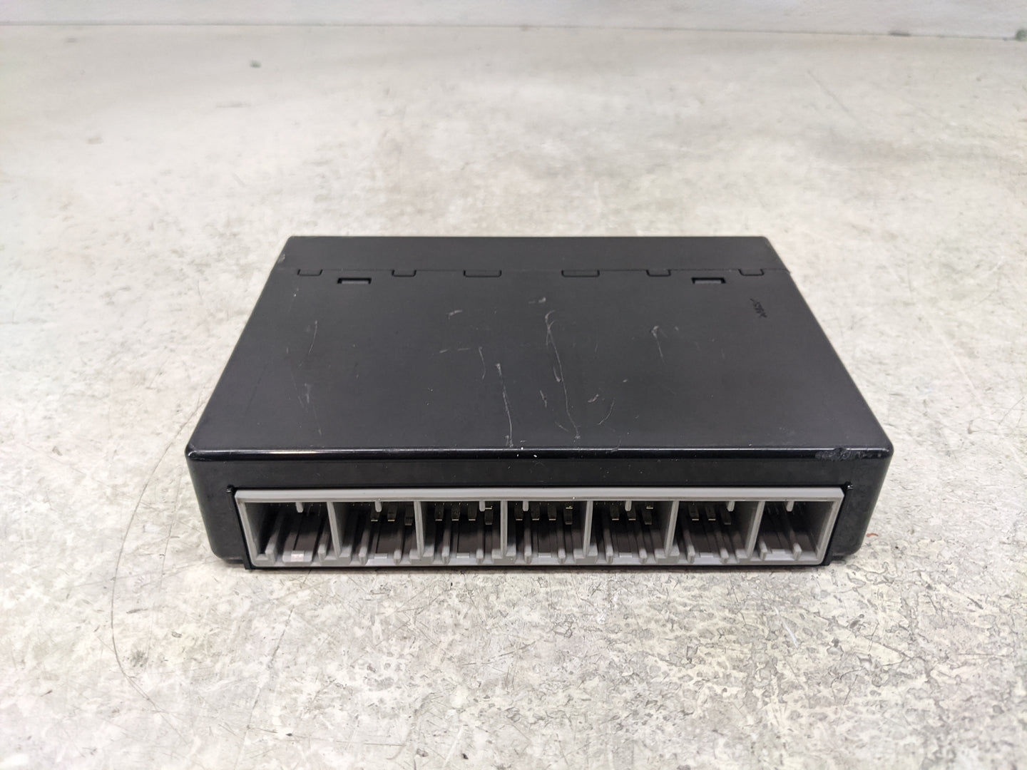 2008-2013 Cadillac Cts Body Control Module Bcm Inner Cabin Fuse Box - Oemusedautoparts1.com