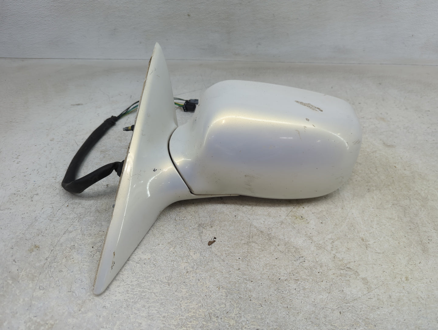 2003-2005 Cadillac Deville Driver Side View Mirror - Left Door Mirror OEM Used - Oemusedautoparts1.com