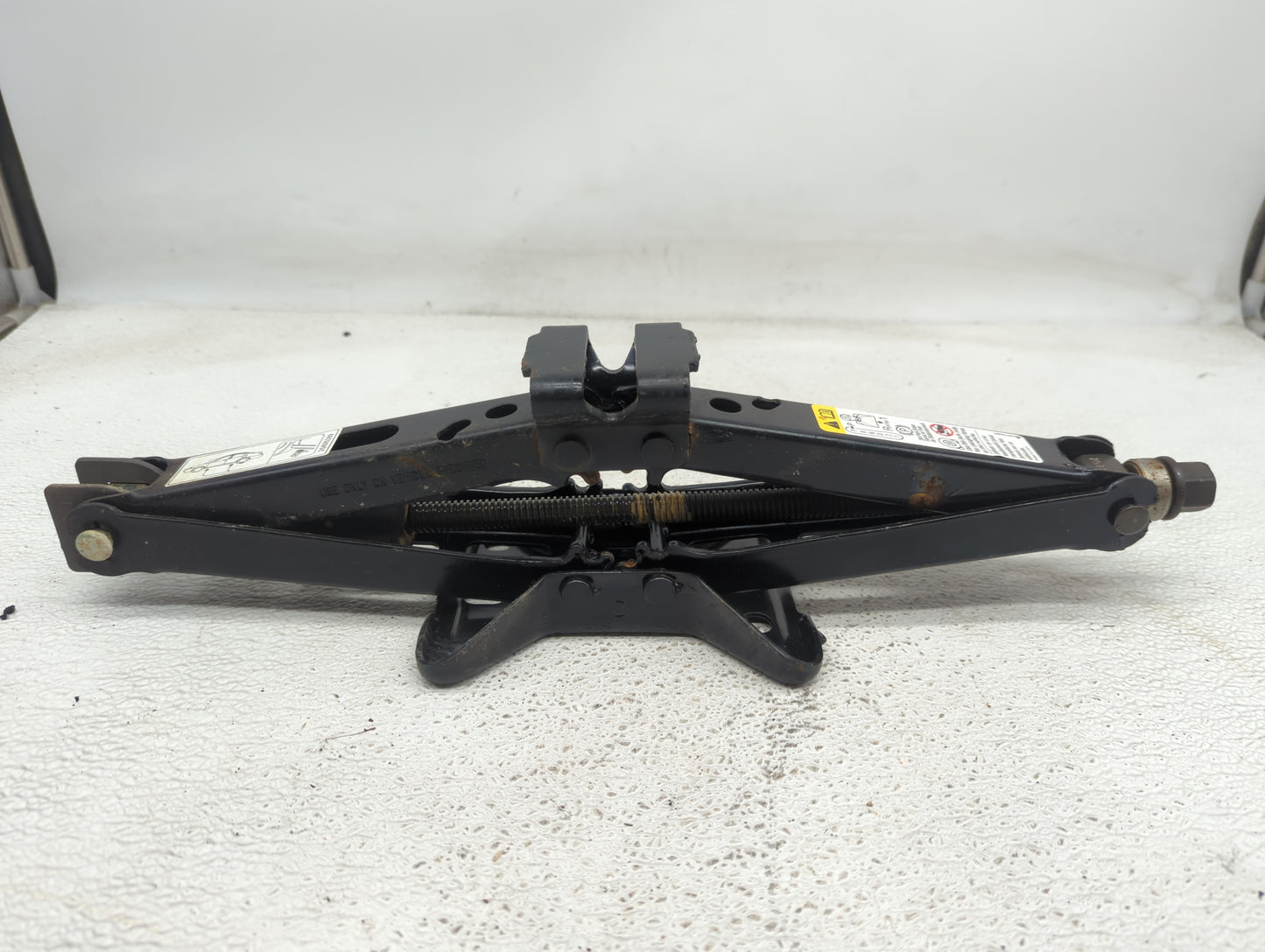 2003 Cadillac Seville Spare Scissor Car Jack - Oemusedautoparts1.com