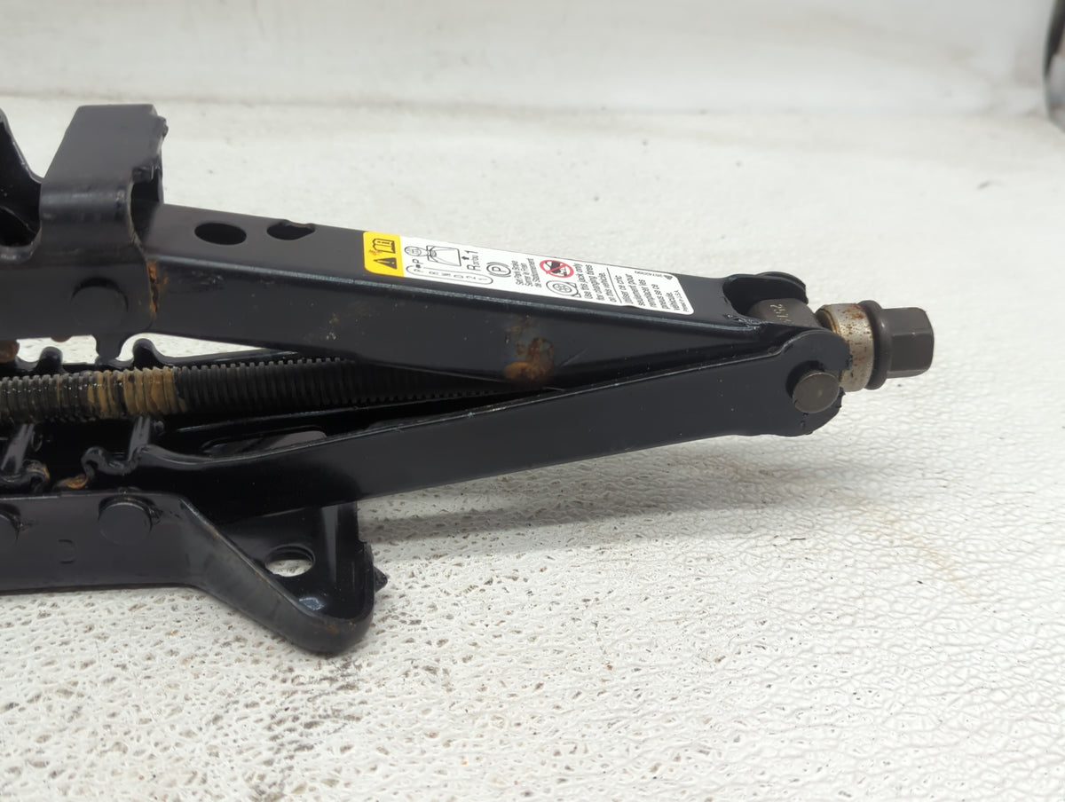 2003 Cadillac Seville Spare Scissor Car Jack - Oemusedautoparts1.com