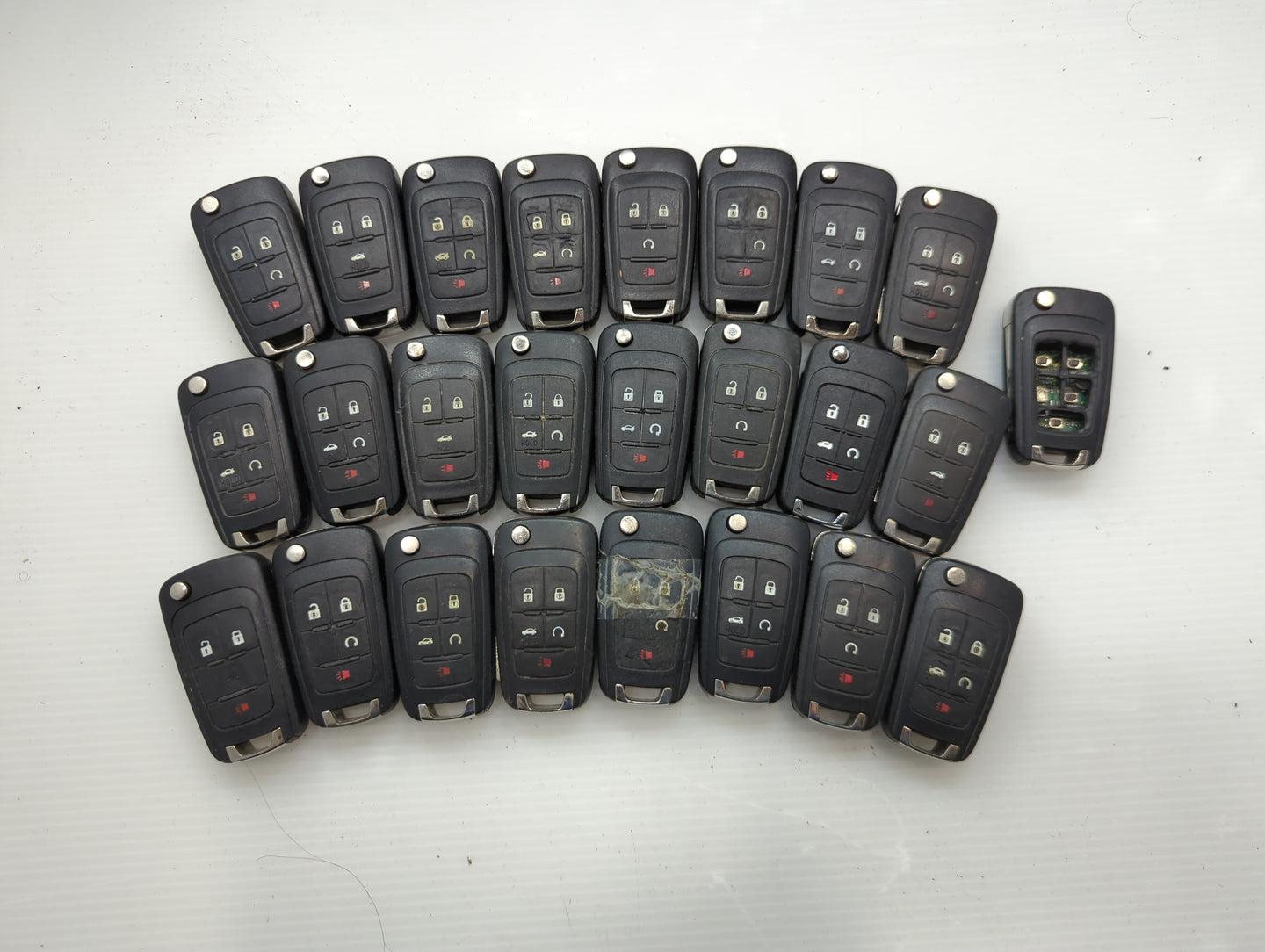 Lot of 25 Chevrolet Keyless Entry Remote Fob OHT01060512 | KR55WK50073 - Oemusedautoparts1.com