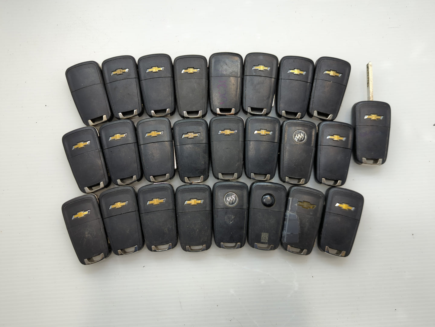 Lot of 25 Chevrolet Keyless Entry Remote Fob OHT01060512 | - Oemusedautoparts1.com