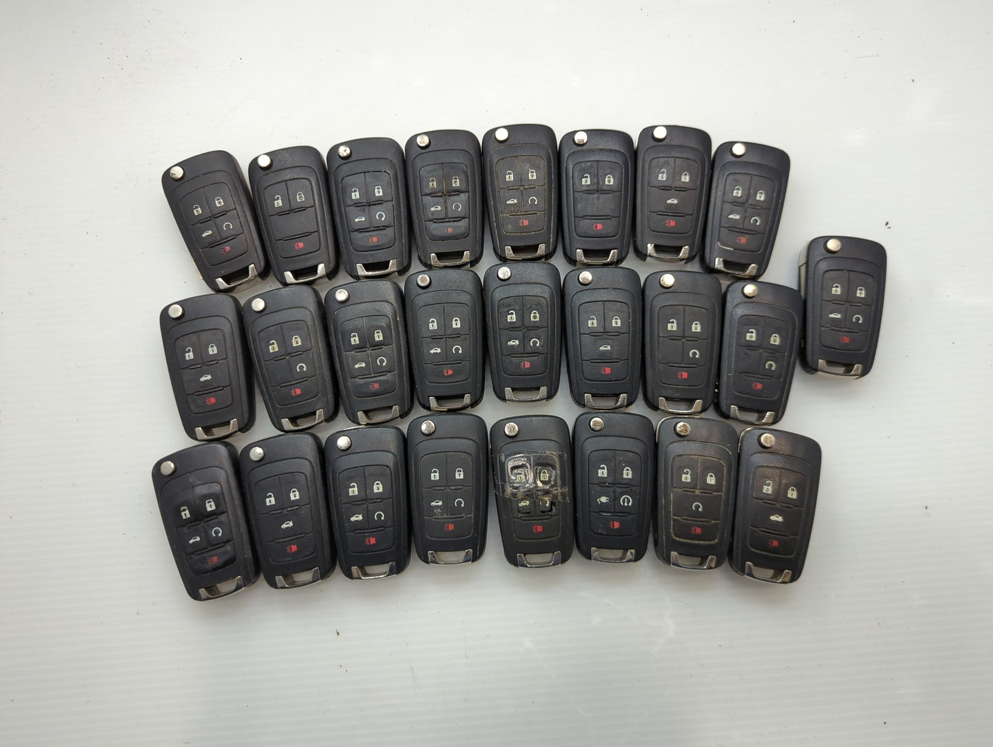 Lot of 25 Chevrolet Keyless Entry Remote Fob V2T01060512 | AVL-B01T1AC - Oemusedautoparts1.com