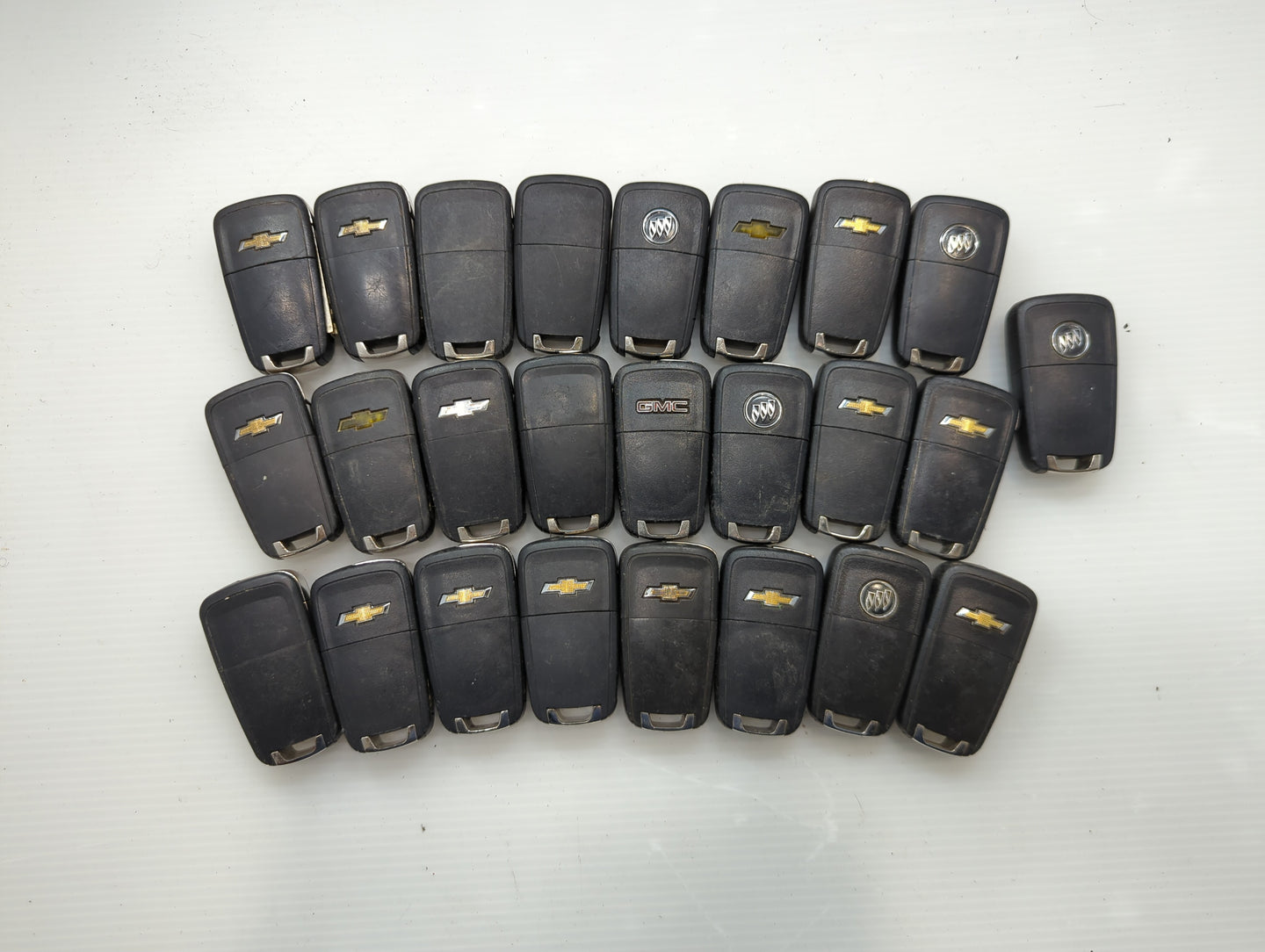 Lot of 25 Chevrolet Keyless Entry Remote Fob V2T01060512 | AVL-B01T1AC - Oemusedautoparts1.com