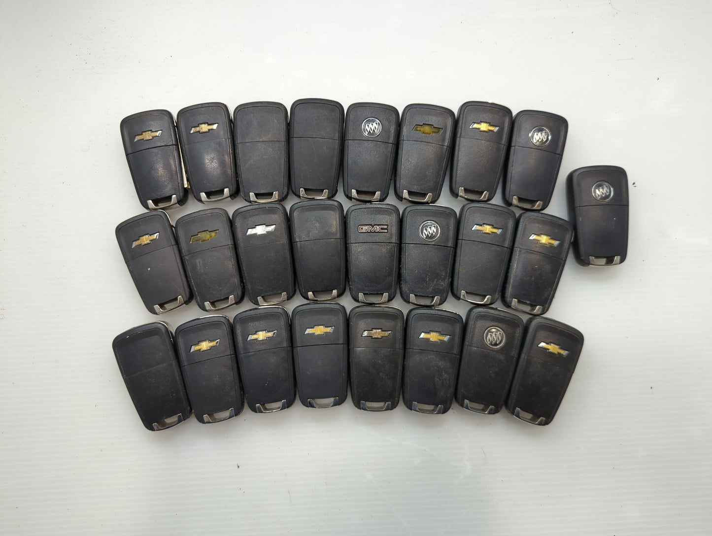 Lot of 25 Chevrolet Keyless Entry Remote Fob V2T01060512 | AVL-B01T1AC - Oemusedautoparts1.com
