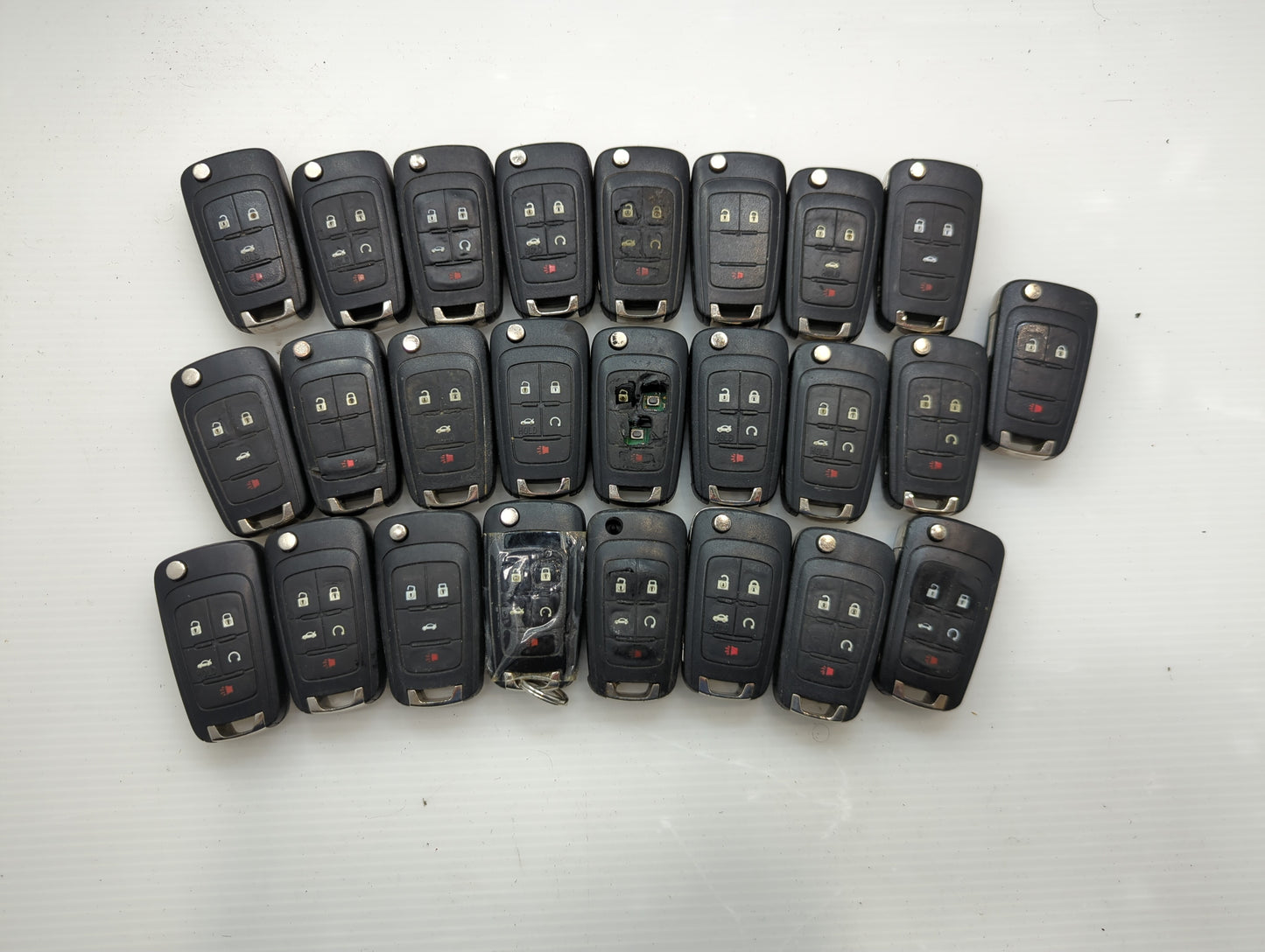 Lot of 25 Chevrolet Keyless Entry Remote Fob OHT01060512 | X32-GMHKG000 - Oemusedautoparts1.com