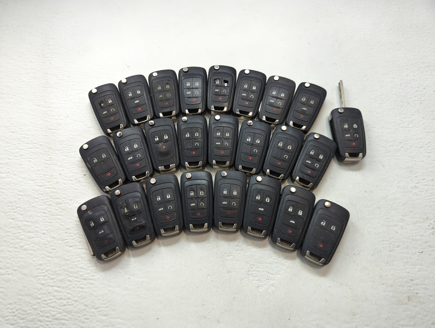 Lot of 25 Chevrolet Keyless Entry Remote Fob OHT05918179 | OHT01060512 - Oemusedautoparts1.com