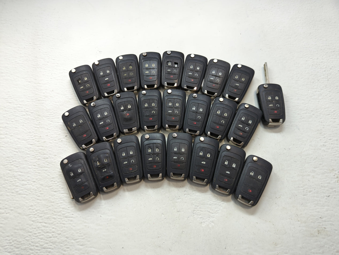 Lot of 25 Chevrolet Keyless Entry Remote Fob OHT05918179 | OHT01060512 - Oemusedautoparts1.com