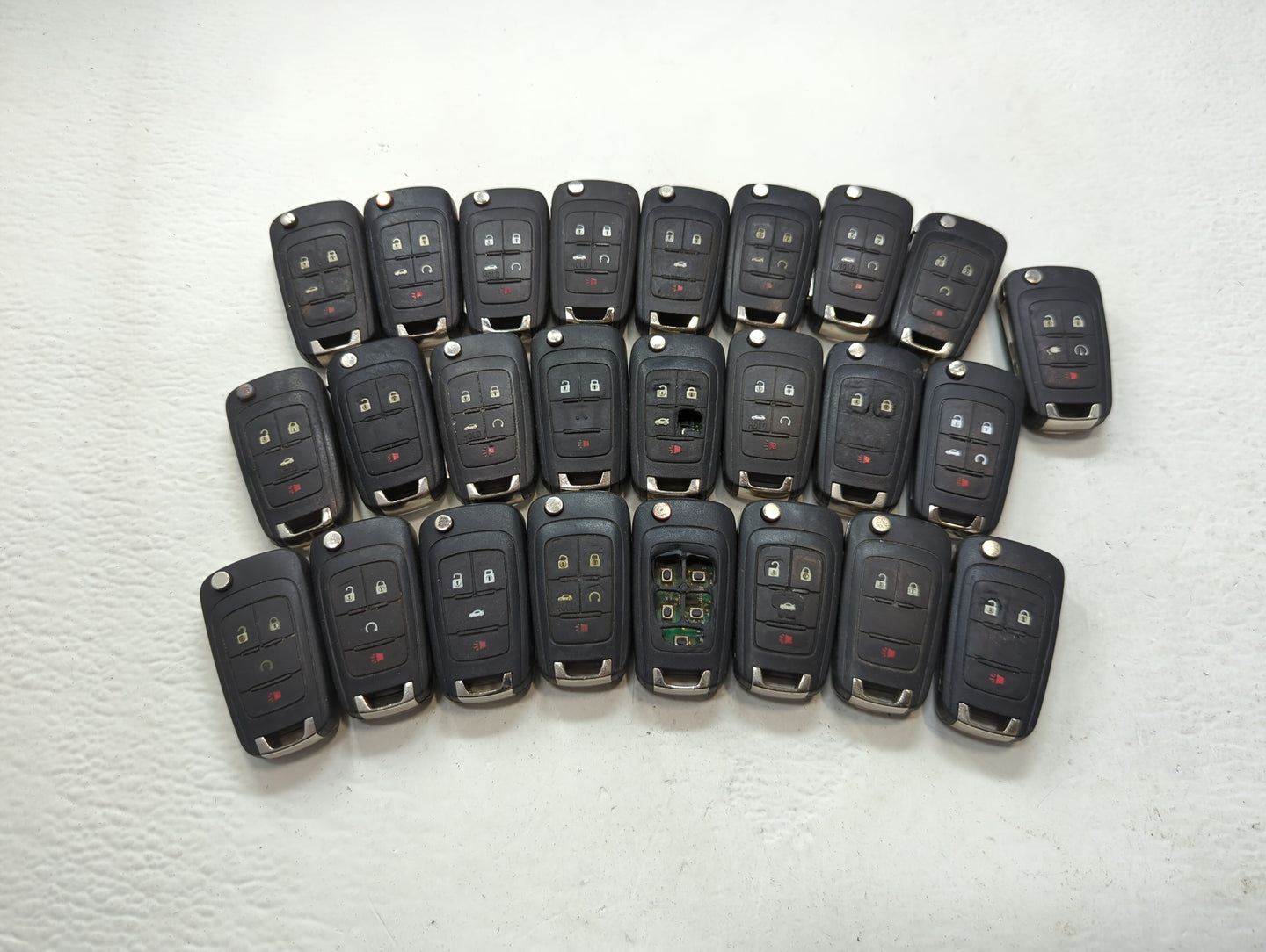 Lot of 25 Chevrolet Keyless Entry Remote Fob AVL-B01T1AC | OHT01060512 - Oemusedautoparts1.com