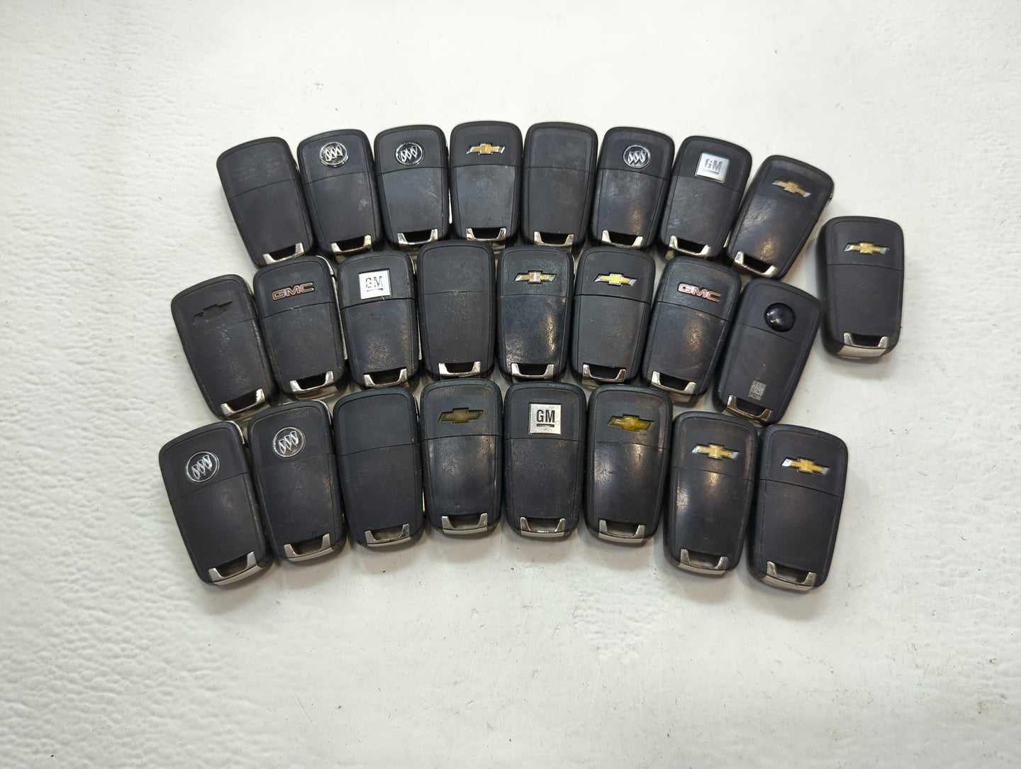 Lot of 25 Chevrolet Keyless Entry Remote Fob AVL-B01T1AC | OHT01060512 - Oemusedautoparts1.com