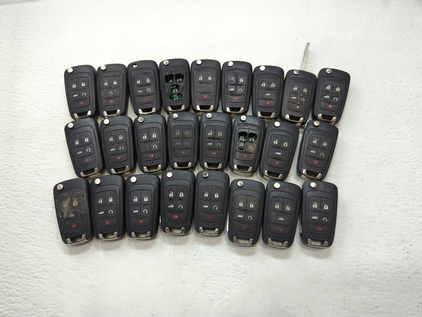 Lot of 25 Chevrolet Keyless Entry Remote Fob AVL-B01T2AC | OHT01060512 - Oemusedautoparts1.com