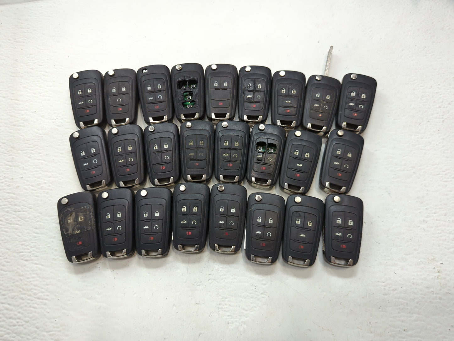 Lot of 25 Chevrolet Keyless Entry Remote Fob AVL-B01T2AC | OHT01060512 - Oemusedautoparts1.com