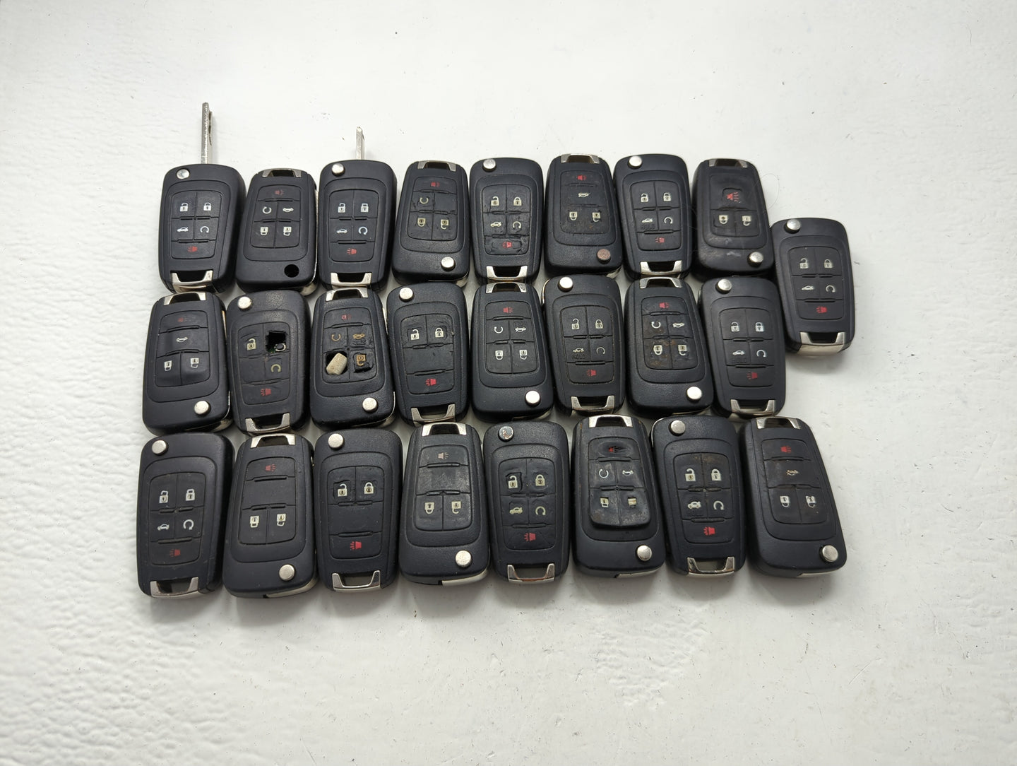 Lot of 25 Chevrolet Keyless Entry Remote Fob MIXED FCC IDS MIXED PART - Oemusedautoparts1.com