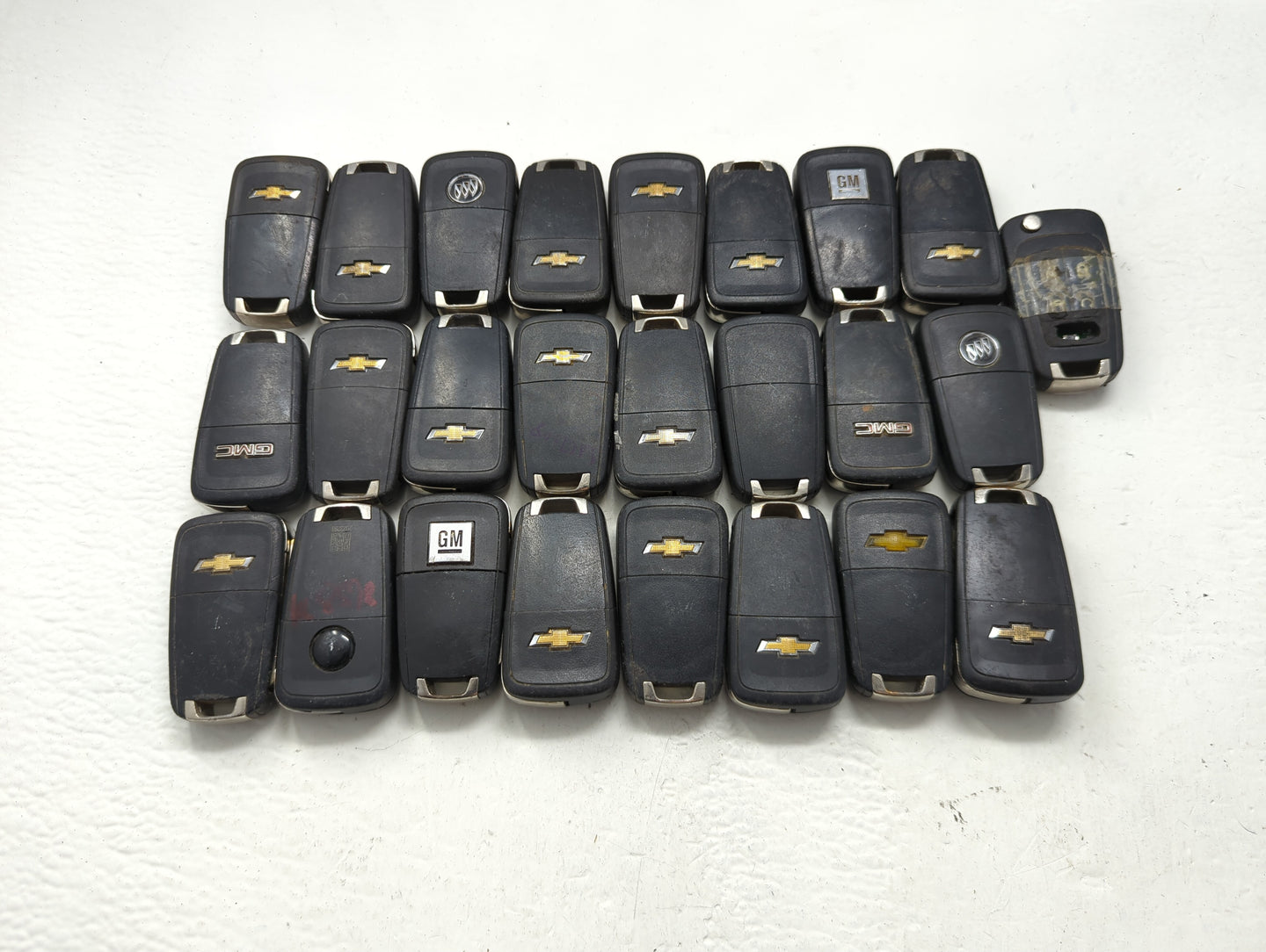 Lot of 25 Chevrolet Keyless Entry Remote Fob OHT01060512 | - Oemusedautoparts1.com