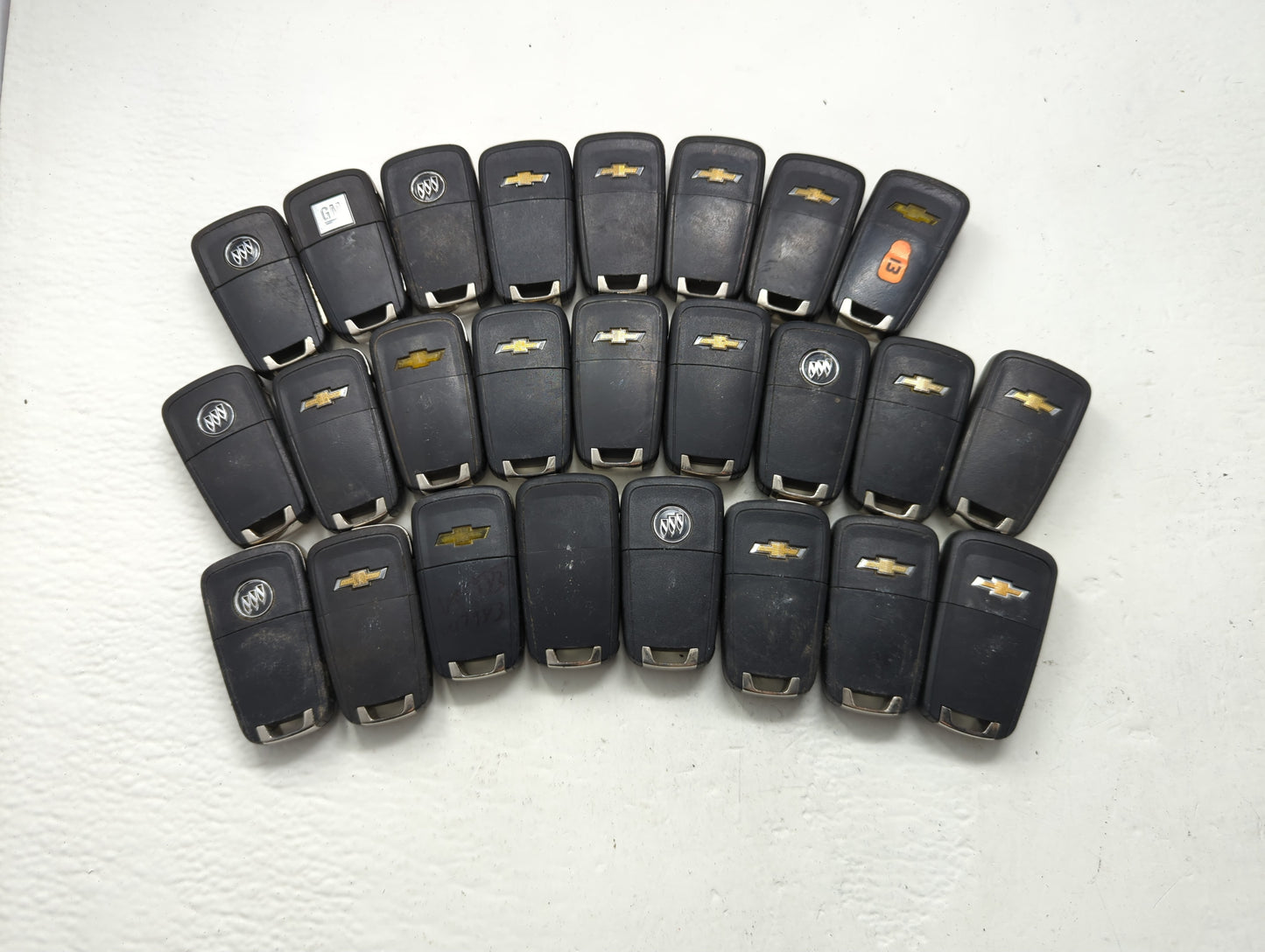 Lot of 25 Chevrolet Keyless Entry Remote Fob MIXED FCC IDS MIXED PART - Oemusedautoparts1.com