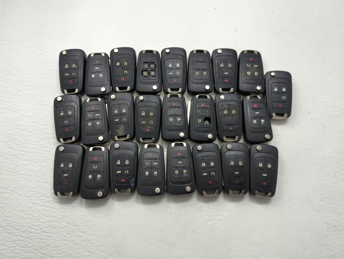 Lot of 25 Chevrolet Keyless Entry Remote Fob MIXED FCC IDS MIXED PART - Oemusedautoparts1.com