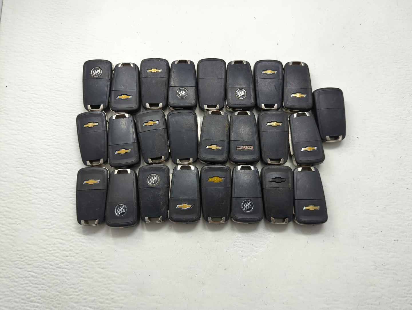 Lot of 25 Chevrolet Keyless Entry Remote Fob MIXED FCC IDS MIXED PART - Oemusedautoparts1.com