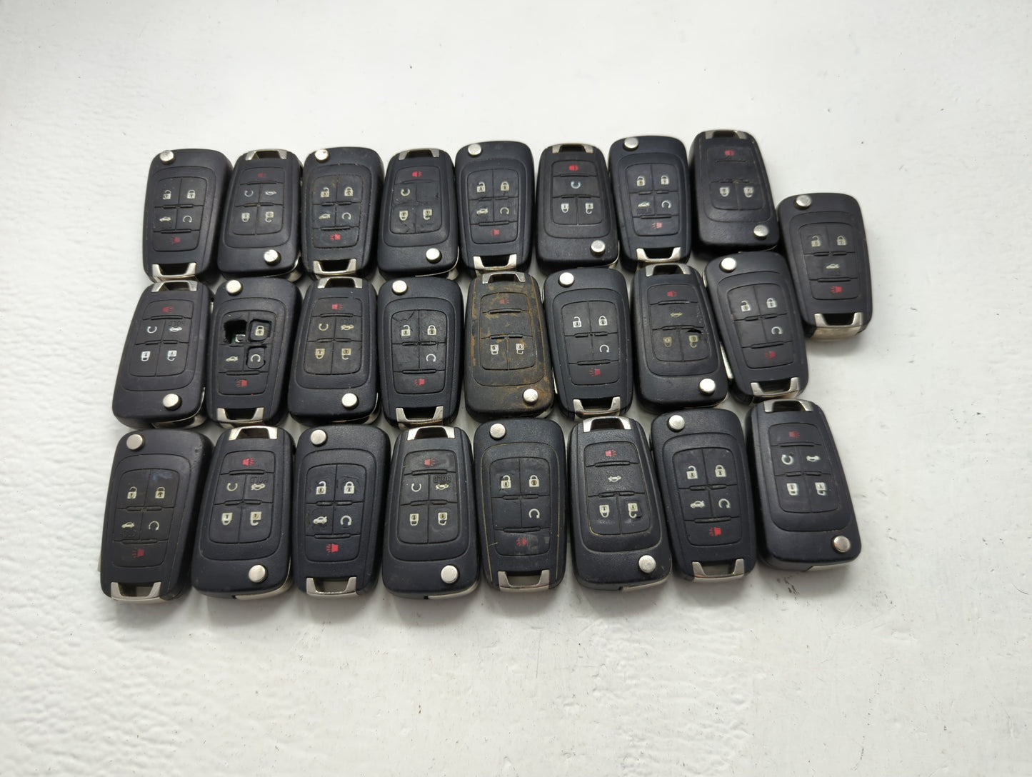 Lot of 25 Chevrolet Keyless Entry Remote Fob MIXED FCC IDS MIXED PART - Oemusedautoparts1.com