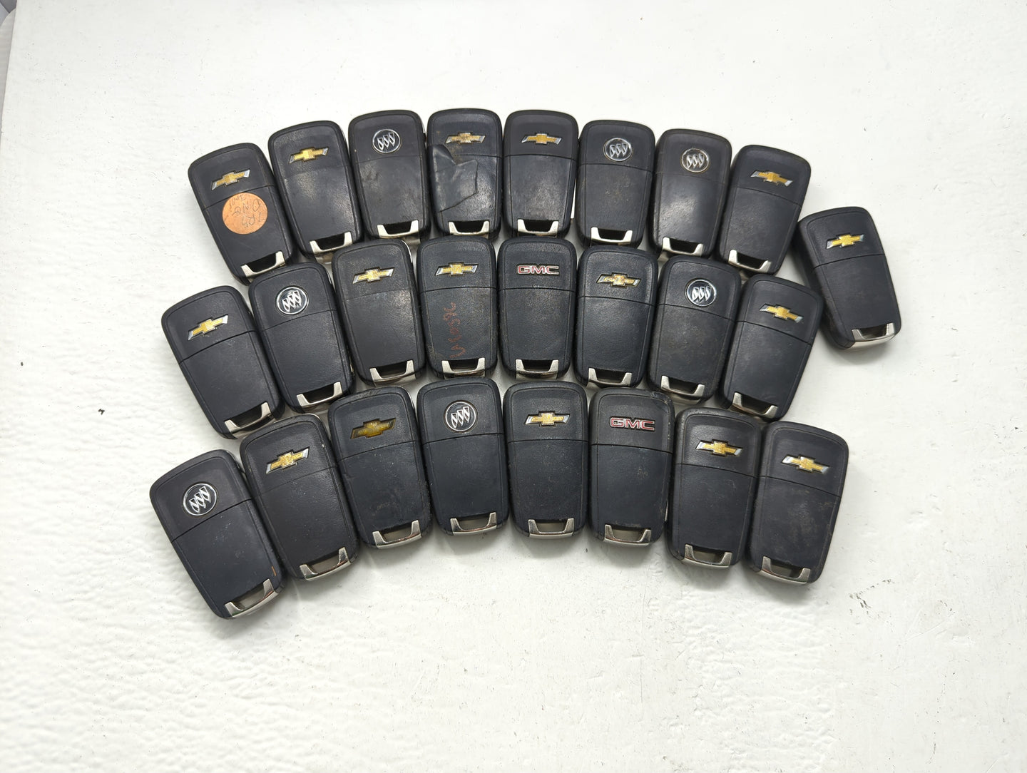 Lot of 25 Chevrolet Keyless Entry Remote Fob MIXED FCC IDS MIXED PART - Oemusedautoparts1.com