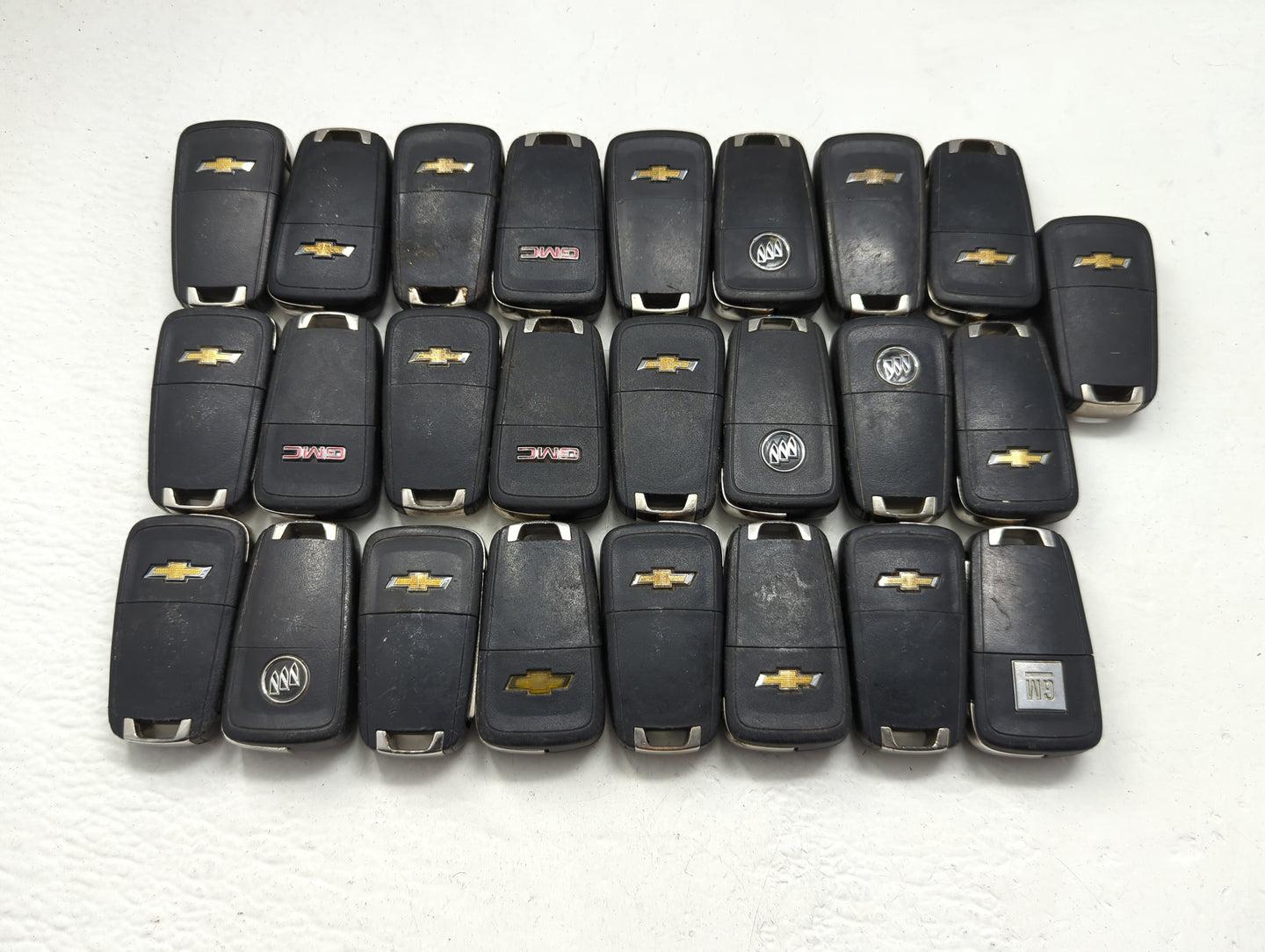 Lot of 25 Chevrolet Keyless Entry Remote Fob AVL-B01T1AC | OHT01060512 - Oemusedautoparts1.com