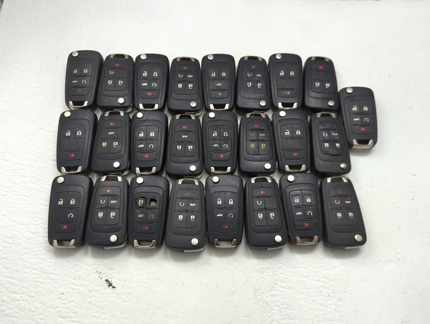 Lot of 25 Chevrolet Keyless Entry Remote Fob OHT01060512 | VT201060512 - Oemusedautoparts1.com
