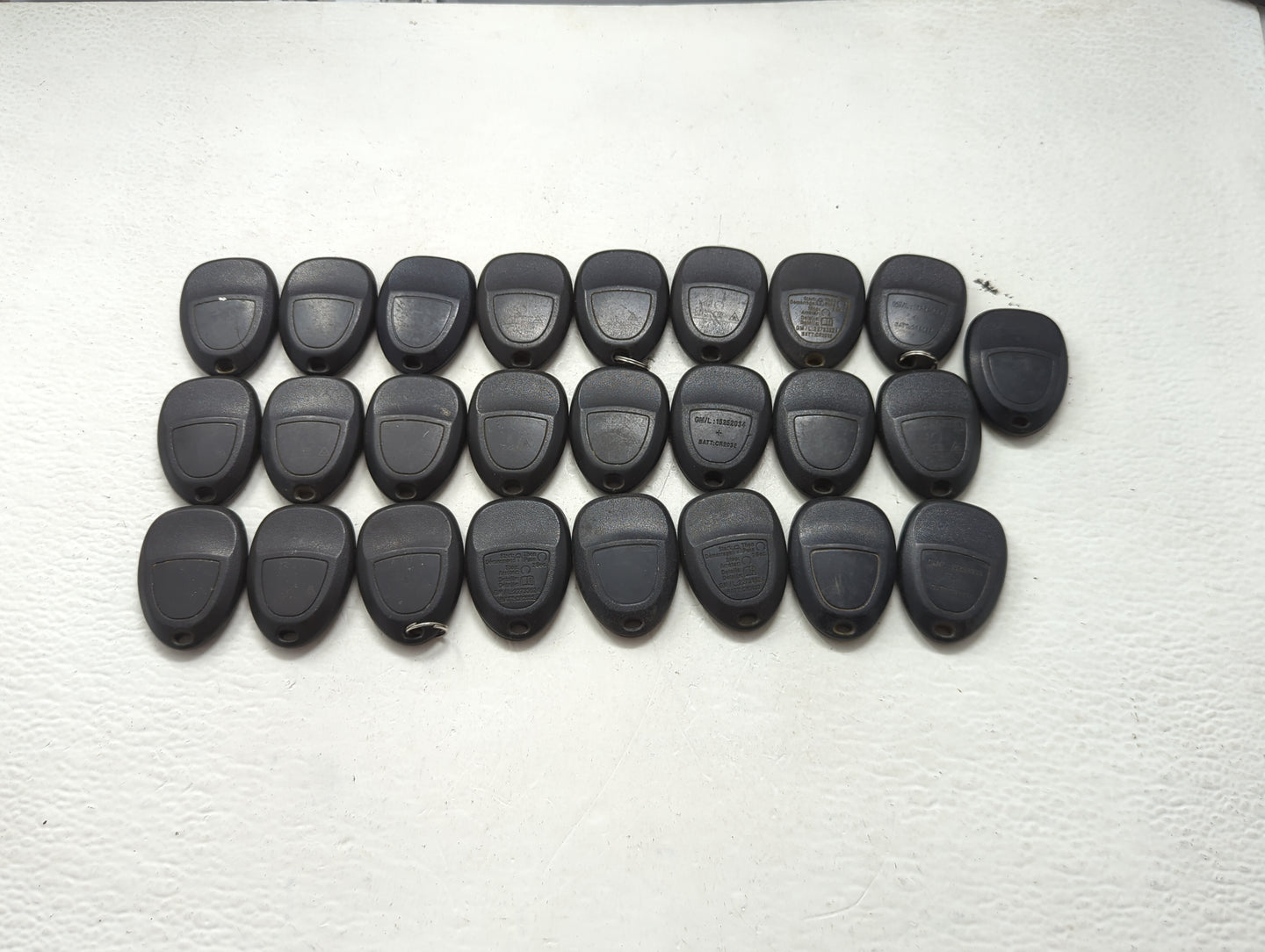 Lot of 25 Chevrolet Keyless Entry Remote Fob MIXED FCC IDS MIXED PART 1476707 - Oemusedautoparts1.com