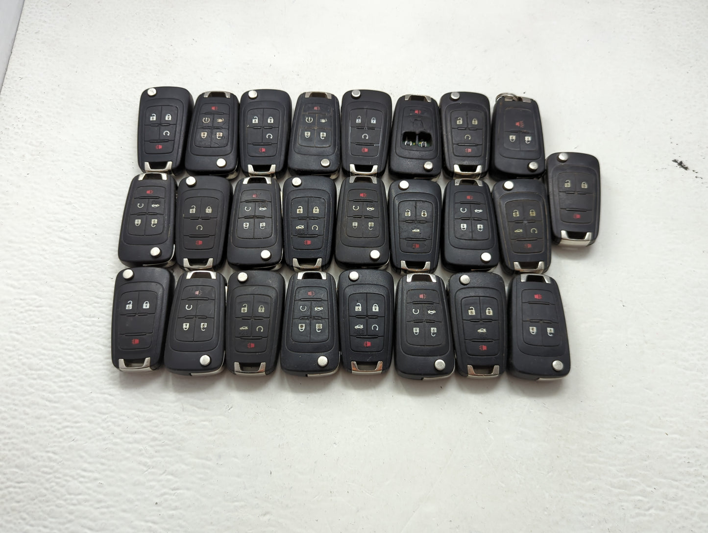 Lot of 25 Chevrolet Keyless Entry Remote Fob MIXED FCC IDS MIXED PART 1476721 - Oemusedautoparts1.com