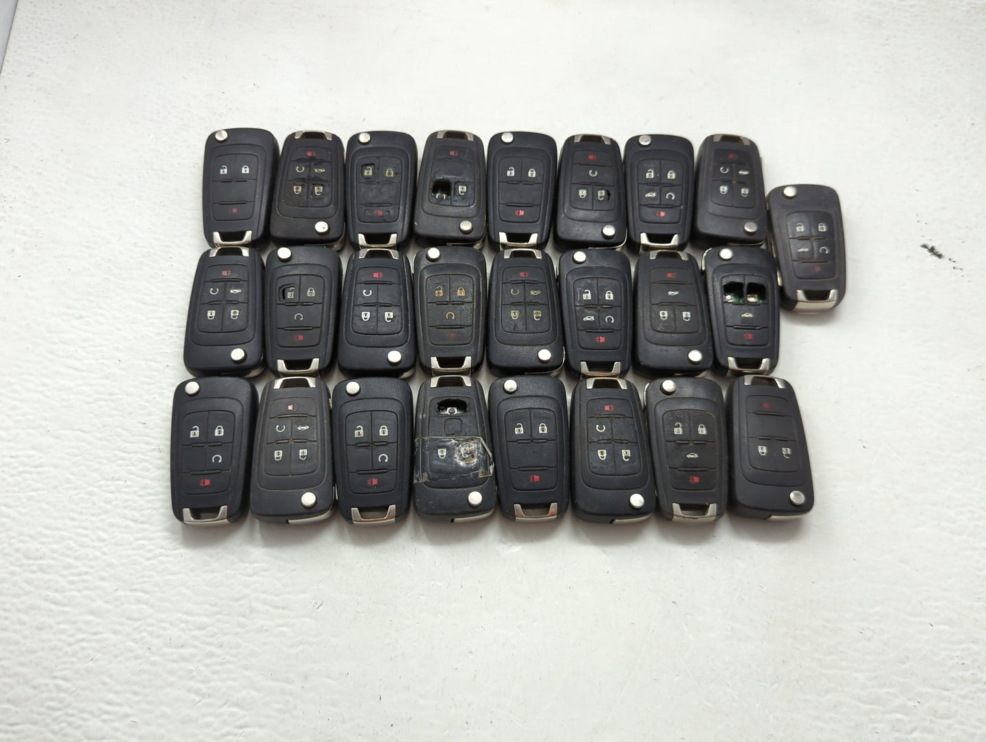 Lot of 25 Chevrolet Keyless Entry Remote Fob MIXED FCC IDS MIXED PART 1476723 - Oemusedautoparts1.com