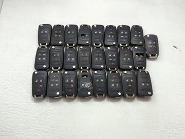 Lot of 25 Chevrolet Keyless Entry Remote Fob MIXED FCC IDS MIXED PART 1476723 - Oemusedautoparts1.com