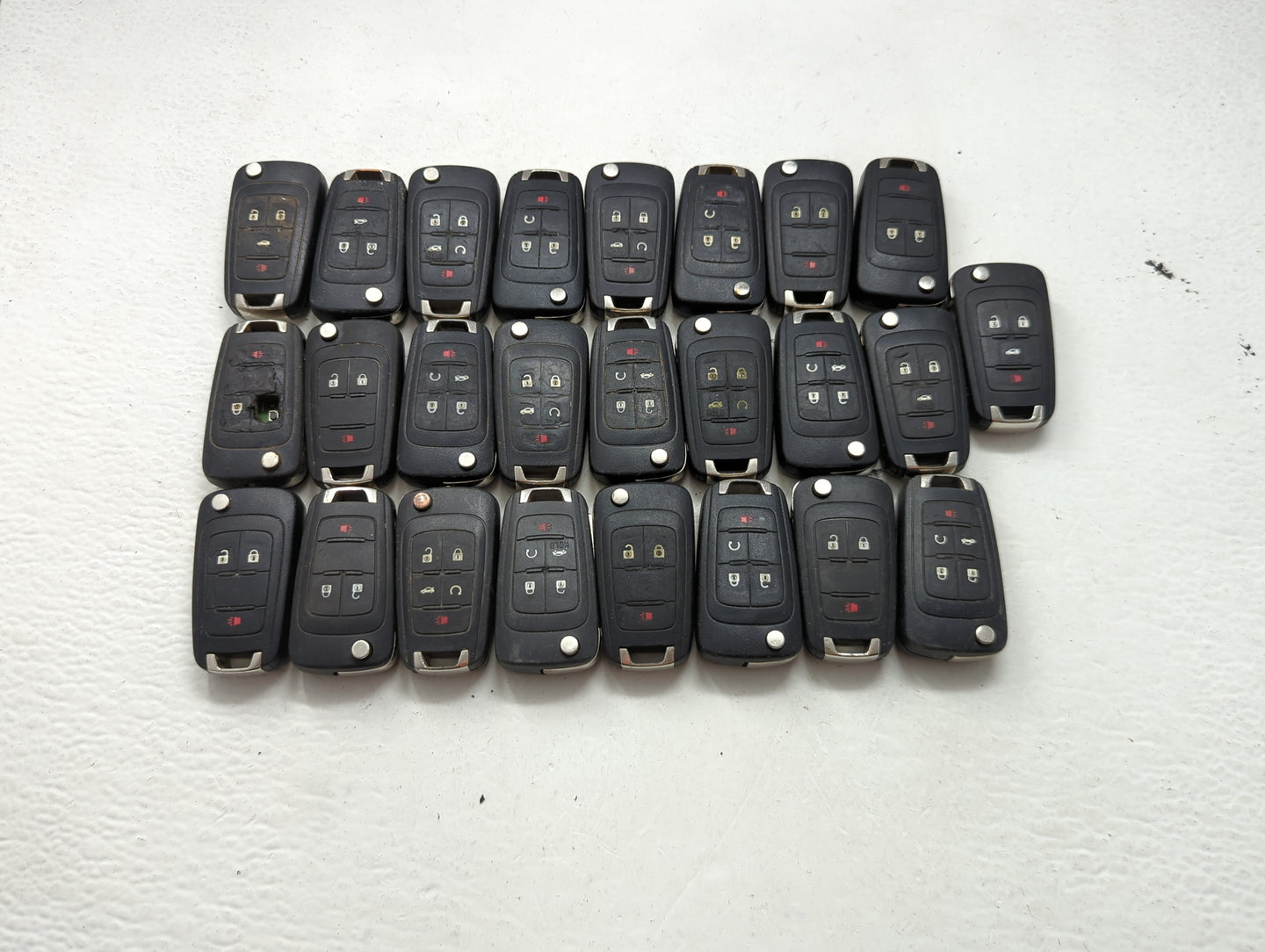 Lot of 25 Chevrolet Keyless Entry Remote Fob MIXED FCC IDS MIXED PART 1476728 - Oemusedautoparts1.com