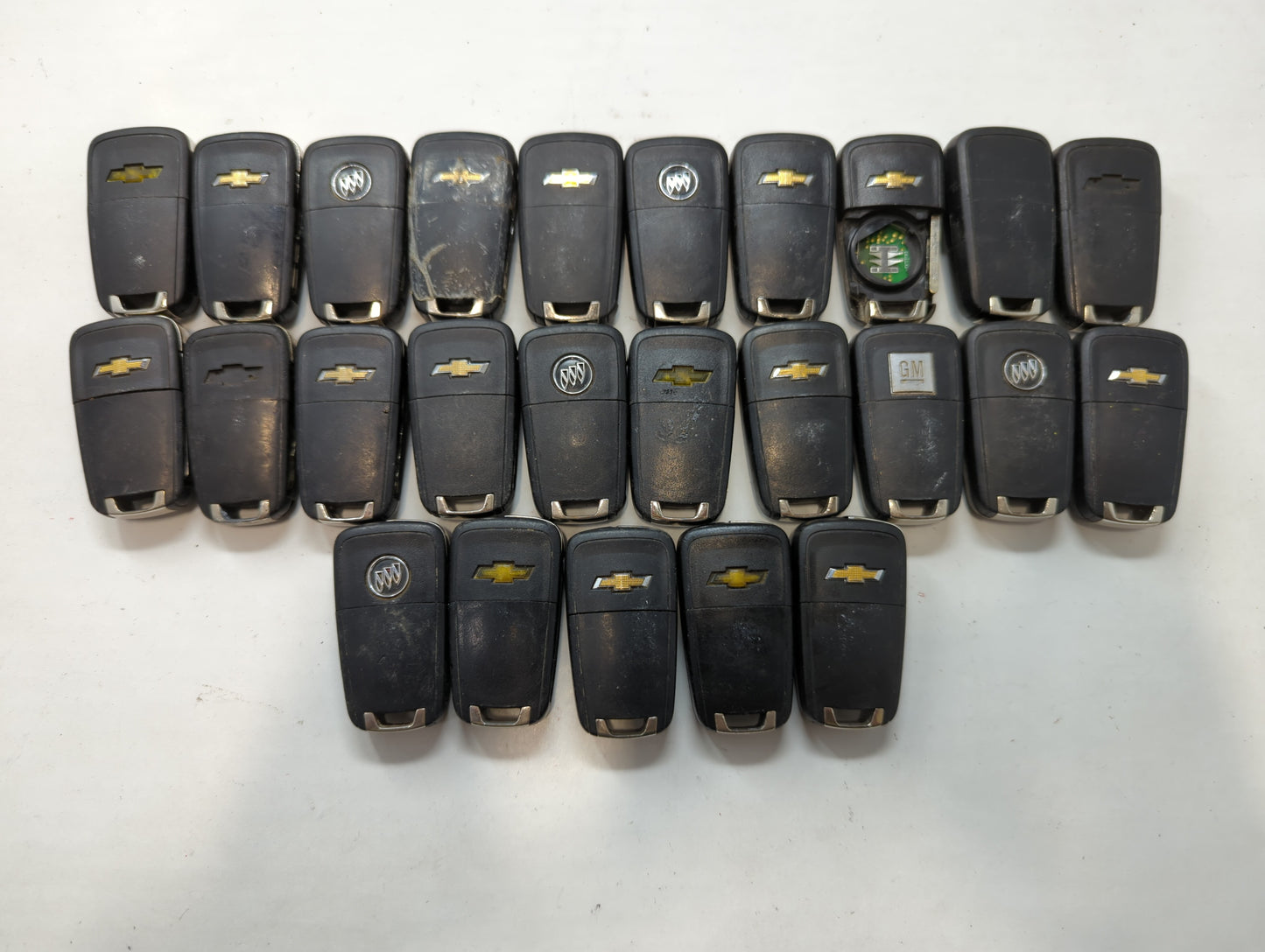 Lot of 25 Chevrolet Keyless Entry Remote Fob MIXED FCC IDS MIXED PART - Oemusedautoparts1.com