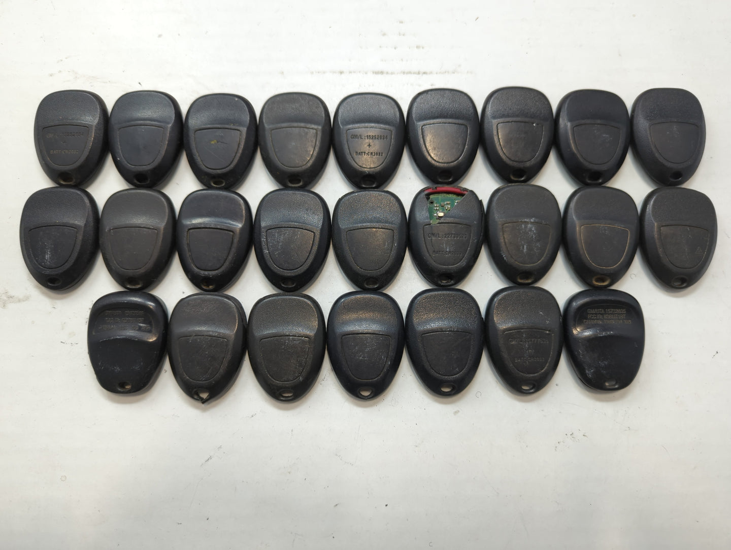 Lot of 25 Chevrolet Keyless Entry Remote Fob MIXED FCC IDS MIXED PART - Oemusedautoparts1.com