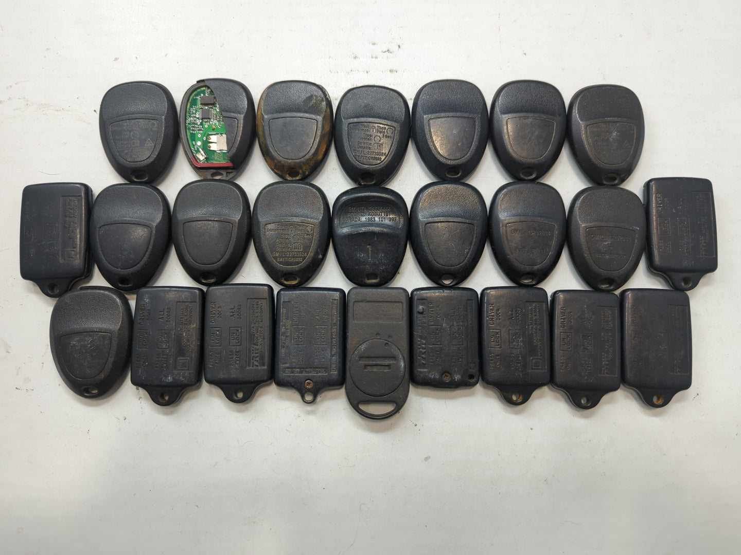 Lot of 25 Chevrolet Keyless Entry Remote Fob MIXED FCC IDS MIXED PART - Oemusedautoparts1.com