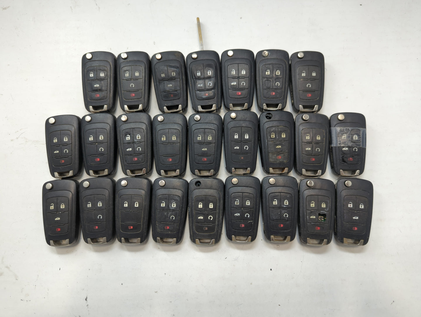 Lot of 25 Chevrolet Keyless Entry Remote Fob MIXED FCC IDS MIXED PART - Oemusedautoparts1.com