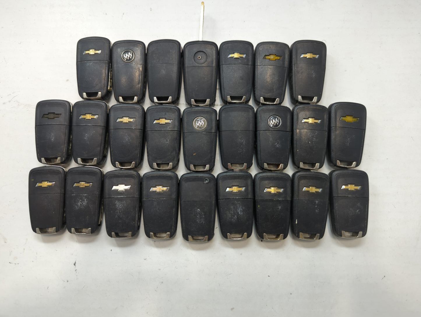 Lot of 25 Chevrolet Keyless Entry Remote Fob MIXED FCC IDS MIXED PART - Oemusedautoparts1.com
