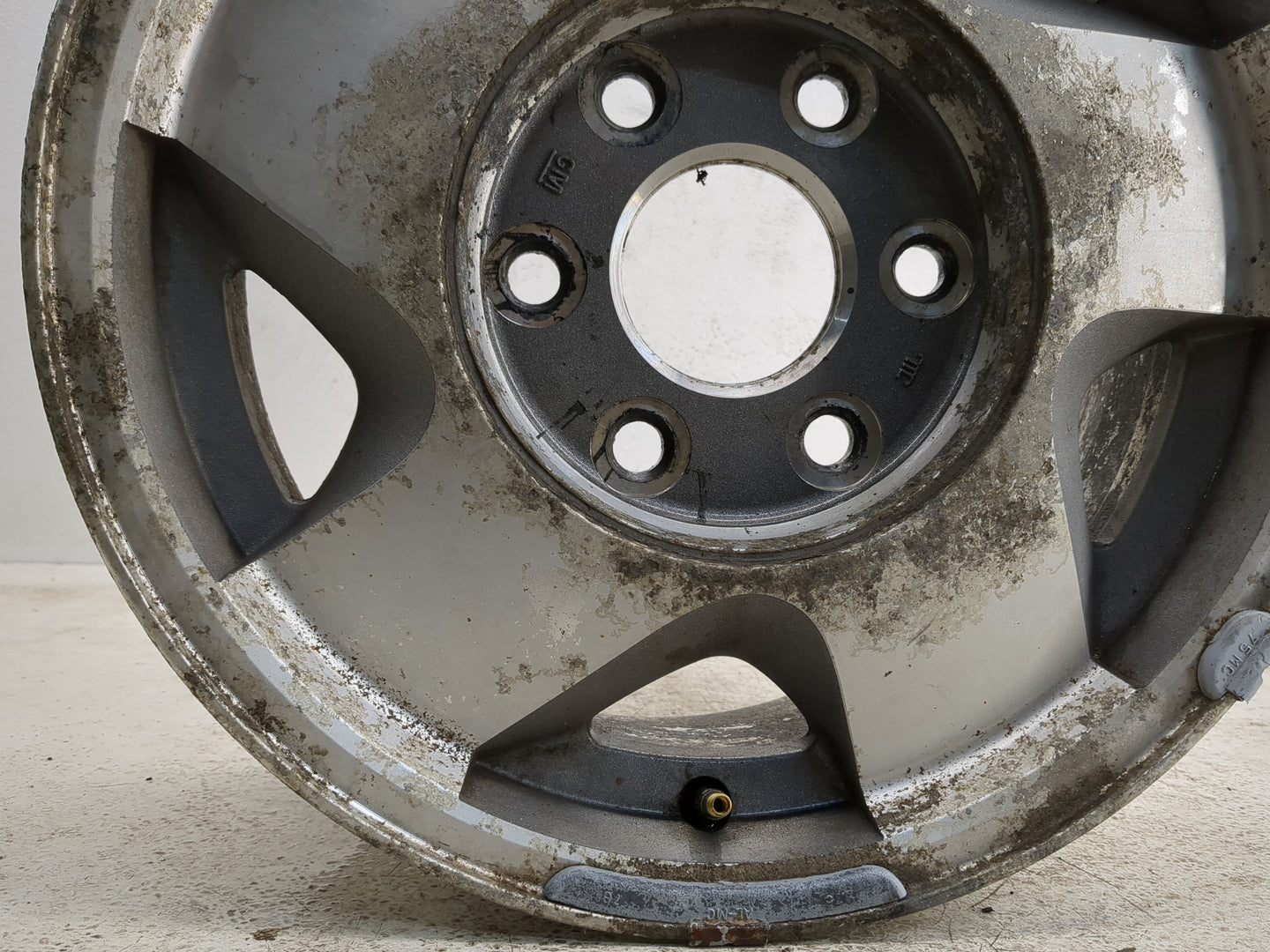 Chevrolet 1500 Oem Wheel Rim 1148752 - Oemusedautoparts1.com