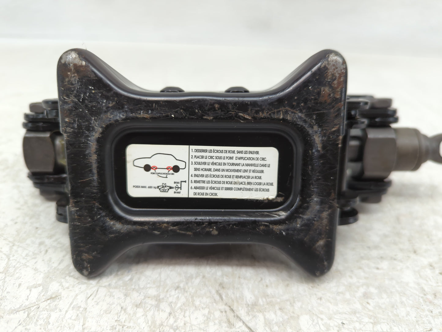 Chevrolet Aveo Spare Scissor Car Jack - Oemusedautoparts1.com