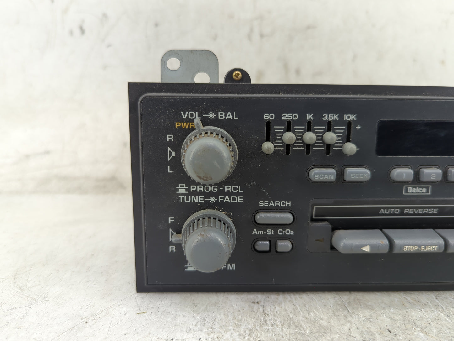 0 Chevrolet Blazer Radio AM FM Cd Player Receiver Replacement Fits OEM Used Auto Parts - Oemusedautoparts1.com