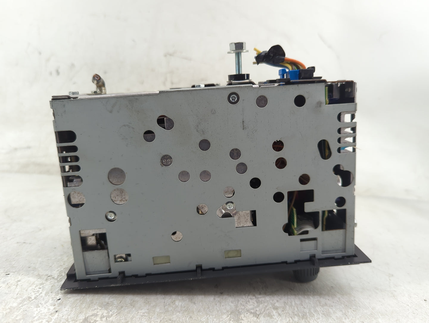 0 Chevrolet Blazer Radio AM FM Cd Player Receiver Replacement Fits OEM Used Auto Parts - Oemusedautoparts1.com