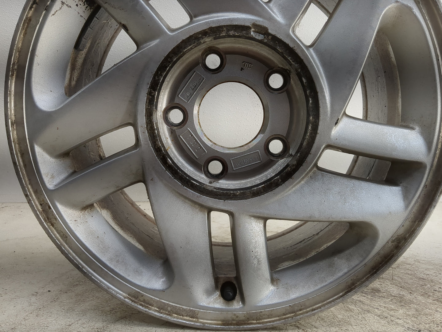 1993-1996 Chevrolet Camaro Oem Wheel Rim - Oemusedautoparts1.com