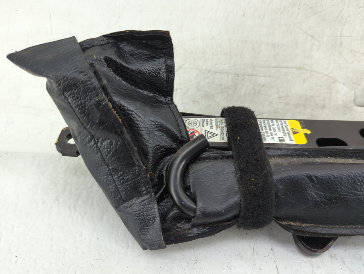 2013 Chevrolet Captiva Sport Spare Scissor Car Jack 1127754 - Oemusedautoparts1.com