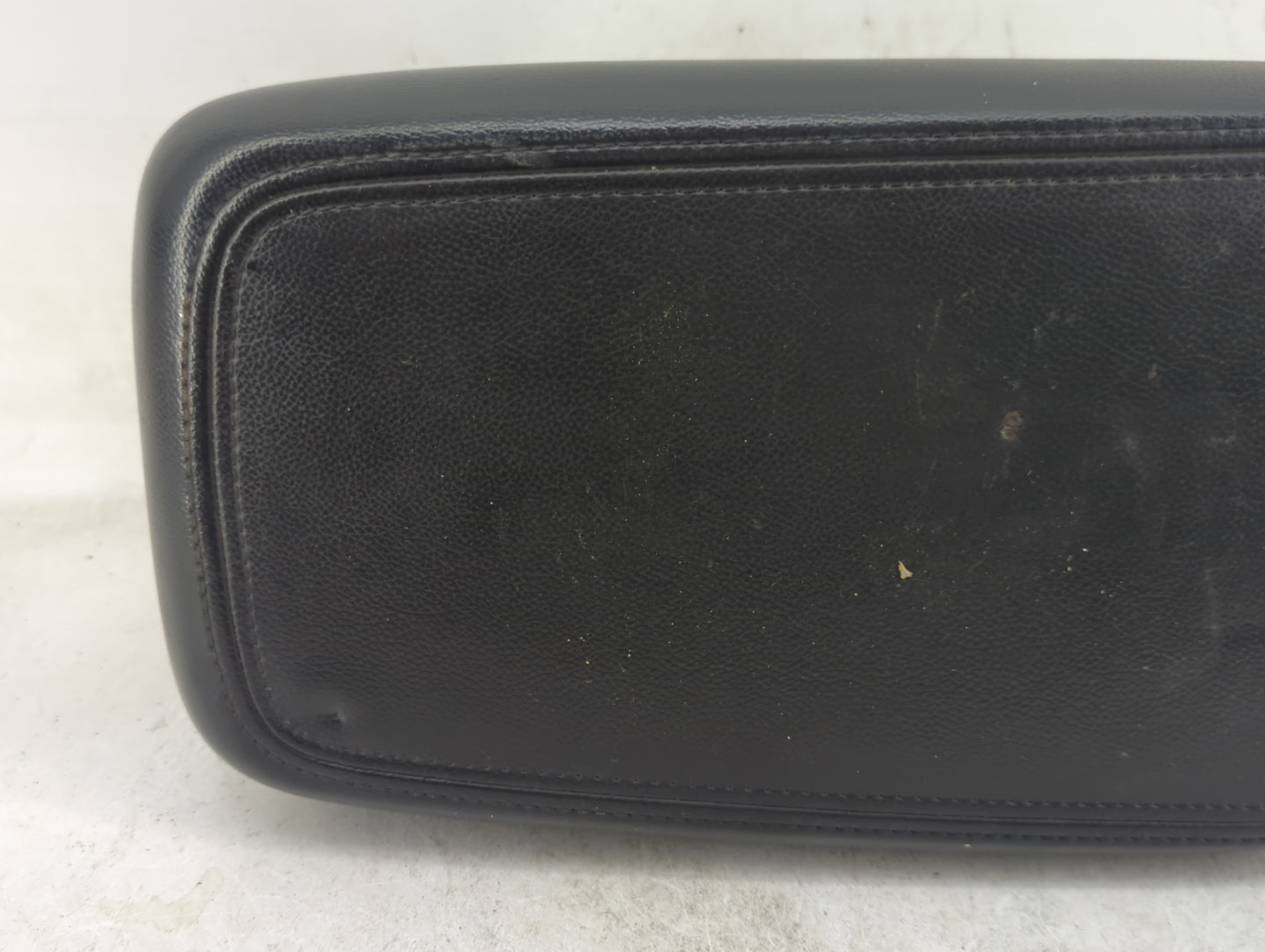 2012-2015 Chevrolet Captiva Sport Center Console Armrest Cover Lid Fits Fits 2012 2013 2014 2015 OEM Used Auto Parts - Oemus